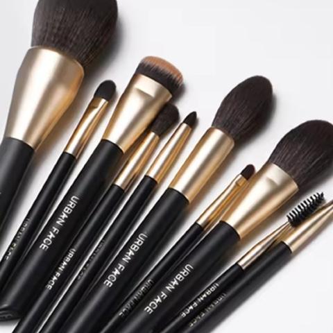 set of make-up brushes